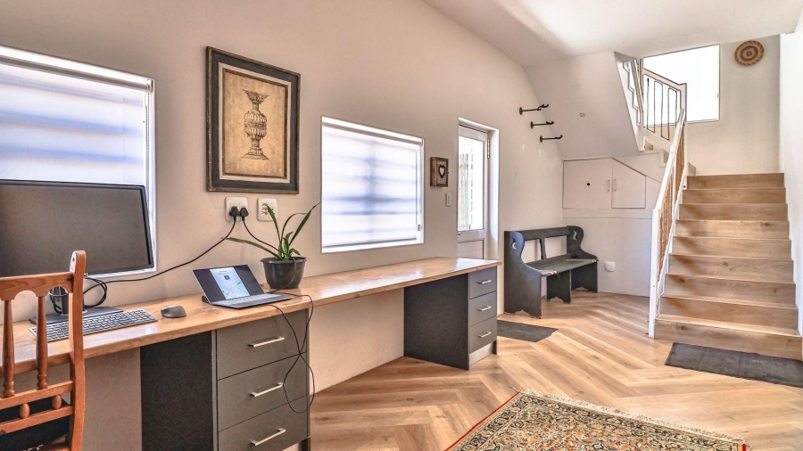 4 Bedroom Property for Sale in De Kelders Western Cape